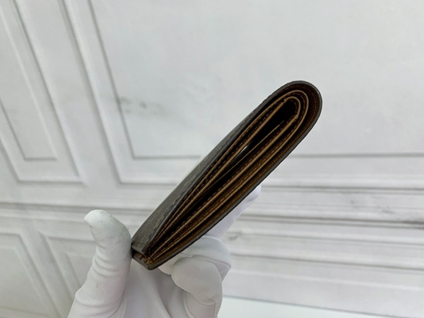 LVコピーウォレット背面デザイン